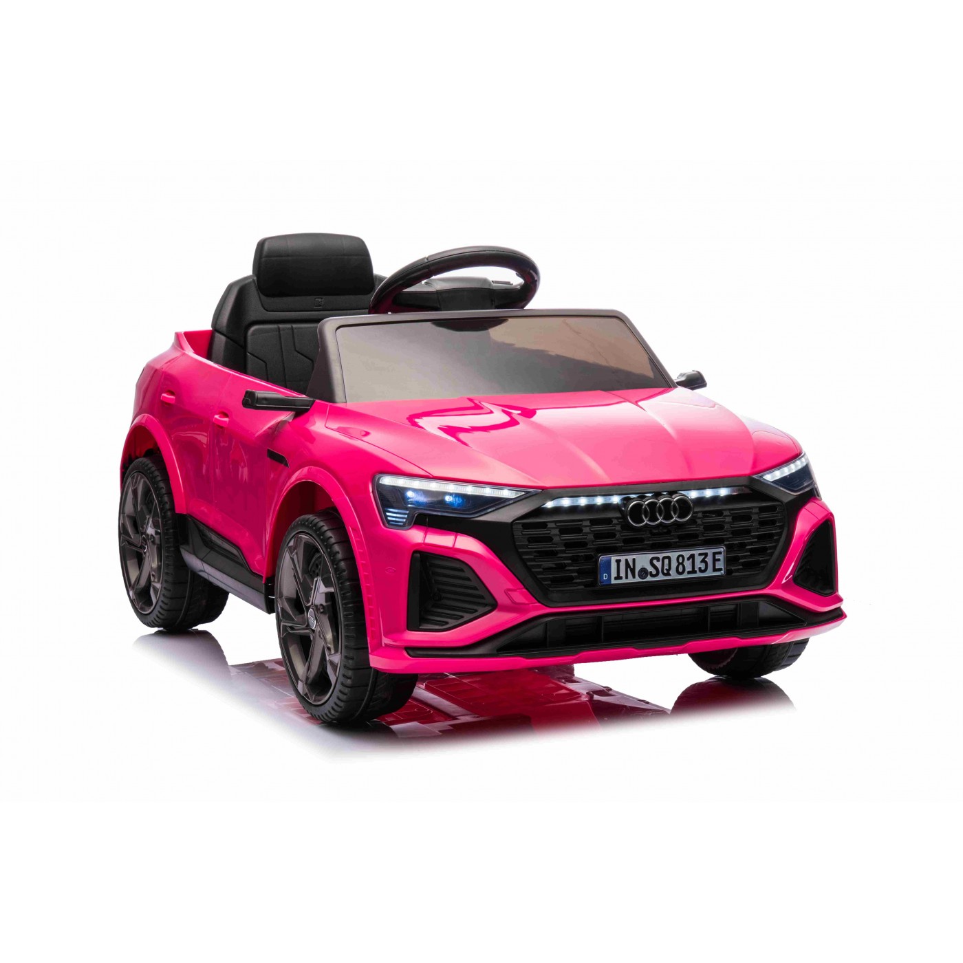 Vozidlo Audi SQ8 Pink