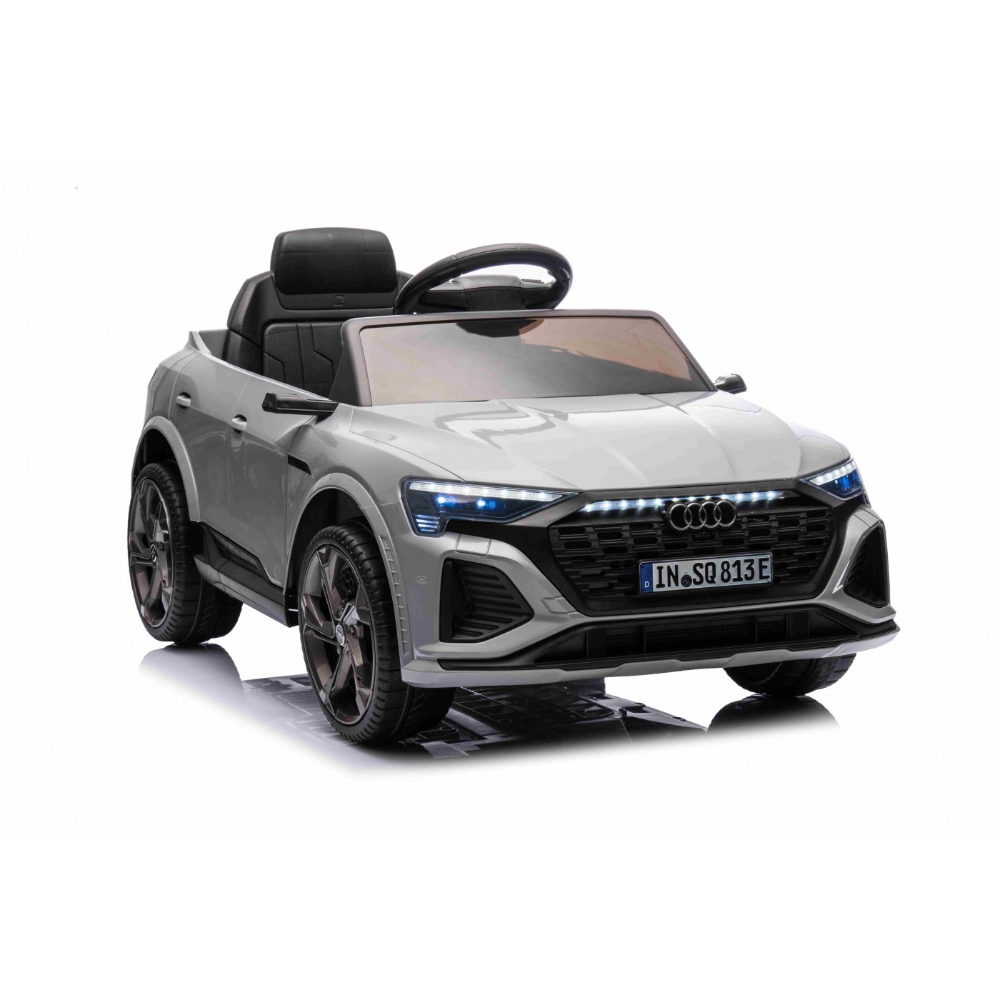 Vozidlo Audi SQ8 šedé