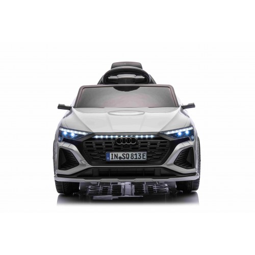 Vozidlo Audi SQ8 šedé