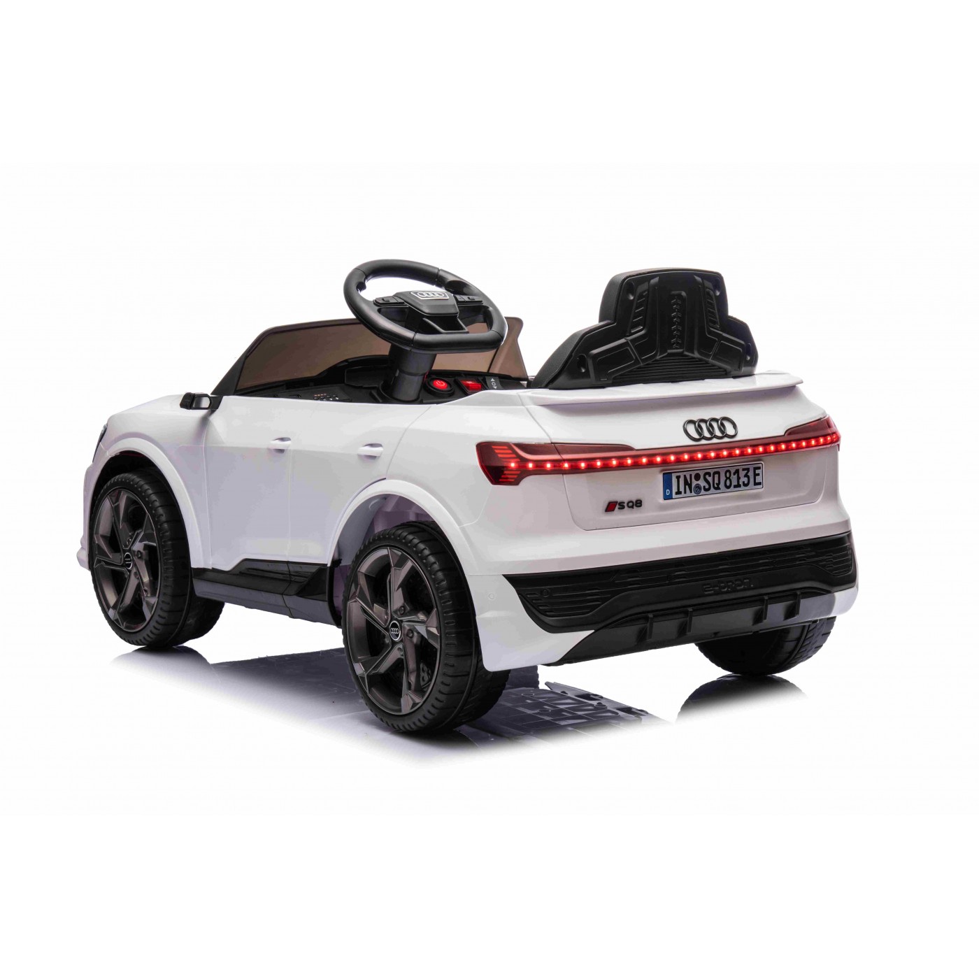 Vozidlo Audi SQ8 White