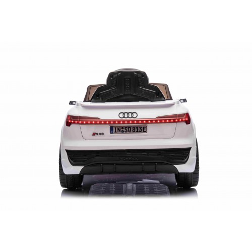 Vozidlo Audi SQ8 White
