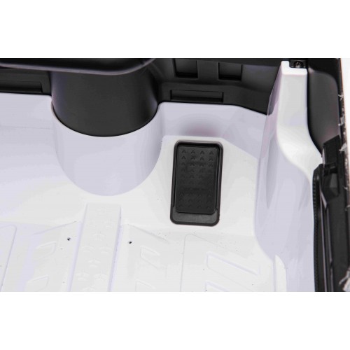 Vozidlo Audi SQ8 White