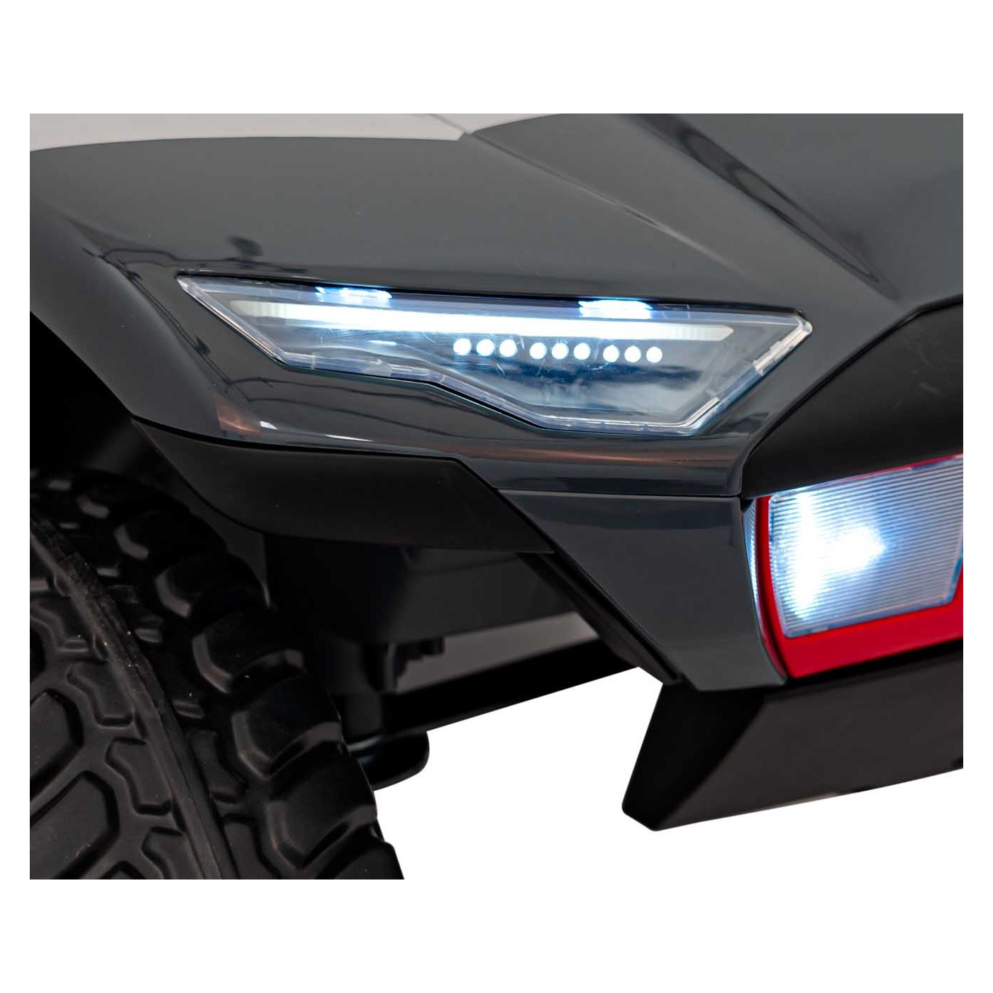 Vozidlo Audi RSQ E-TRON šedé