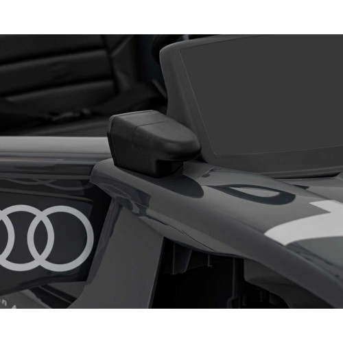 Vozidlo Audi RSQ E-TRON šedé