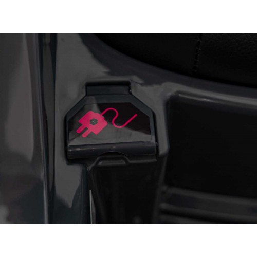 Vozidlo Audi RSQ E-TRON šedé