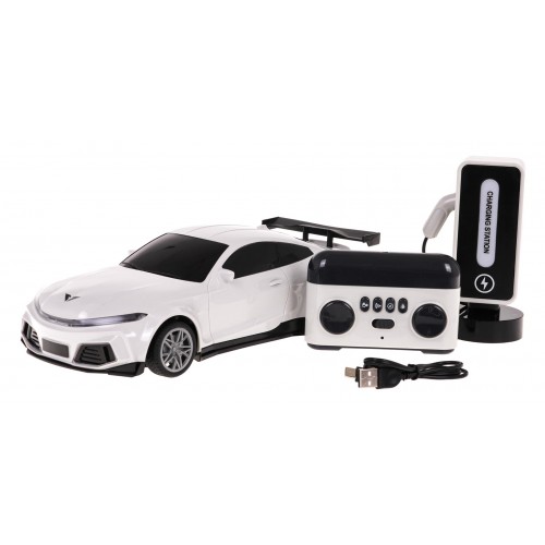 R/C auto + nabíjecí stanice bílá