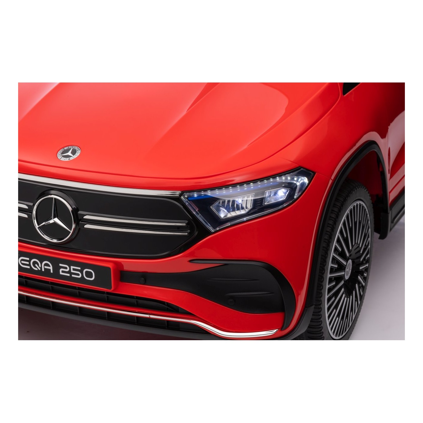 Vozidlo Mercedes Benz EQA 250 Red