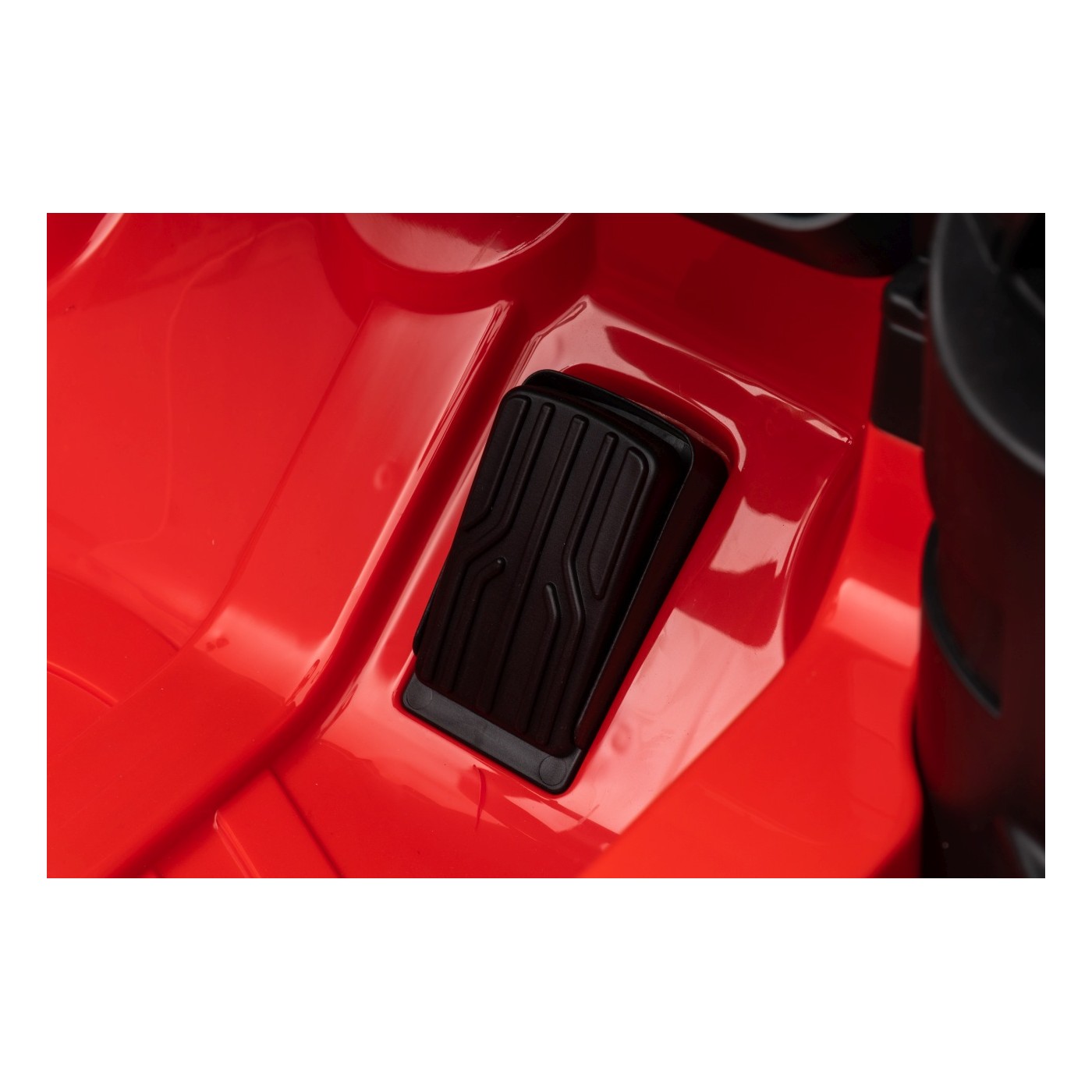 Vozidlo Mercedes Benz EQA 250 Red