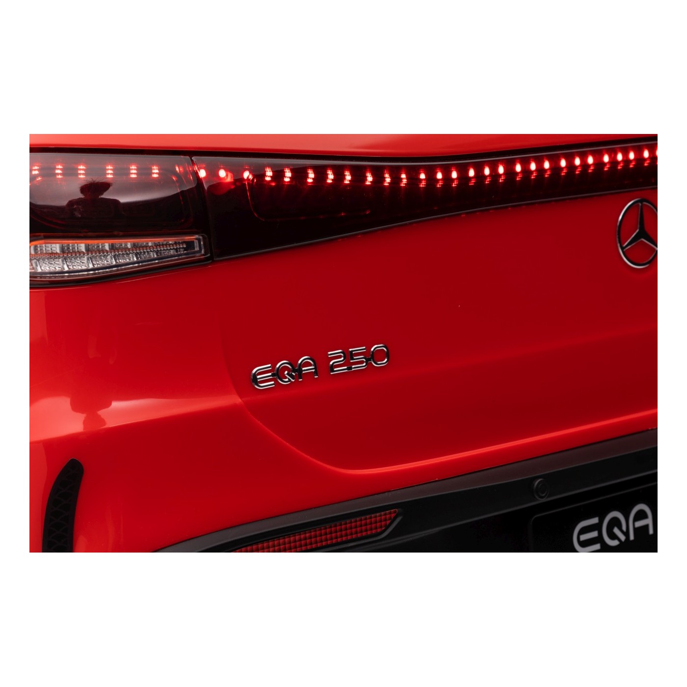 Vozidlo Mercedes Benz EQA 250 Red