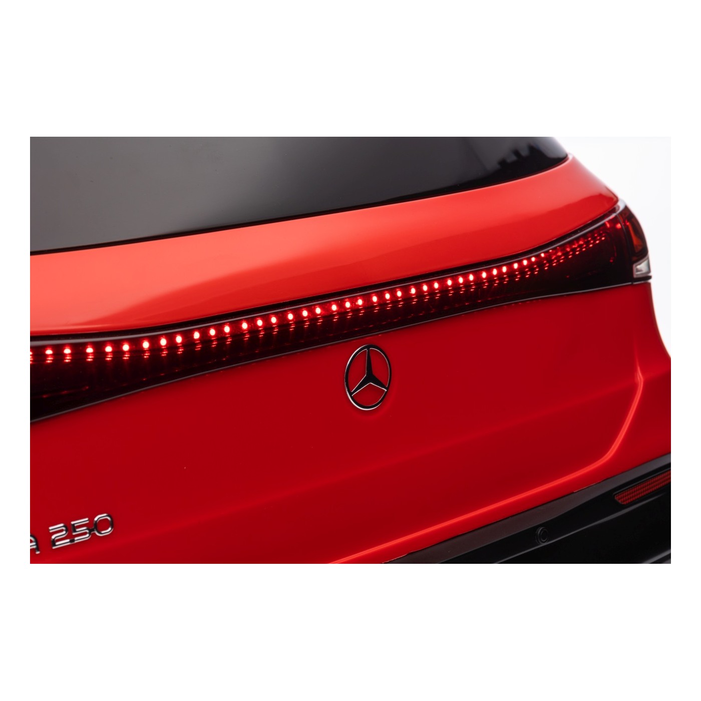 Vozidlo Mercedes Benz EQA 250 Red