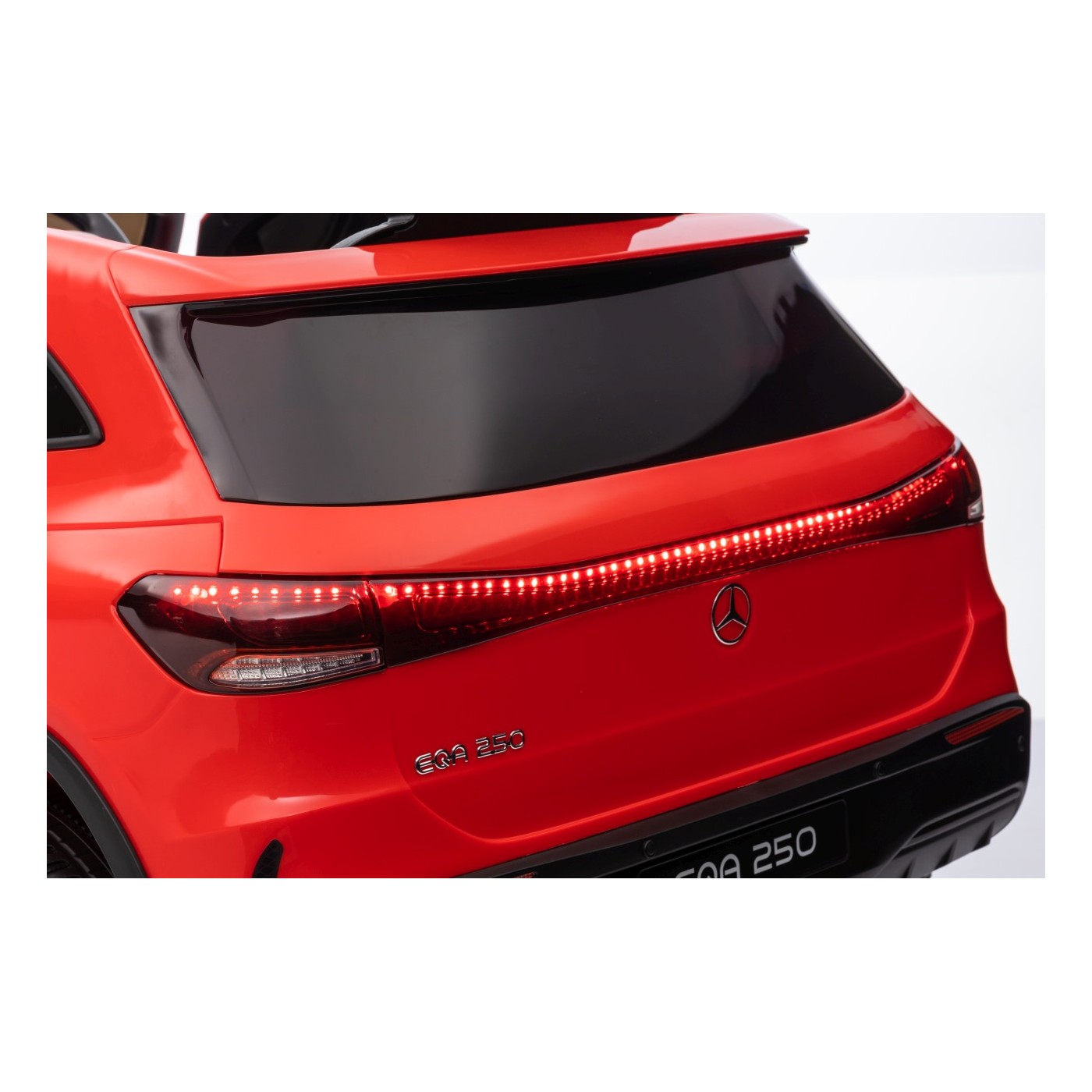 Vozidlo Mercedes Benz EQA 250 Red