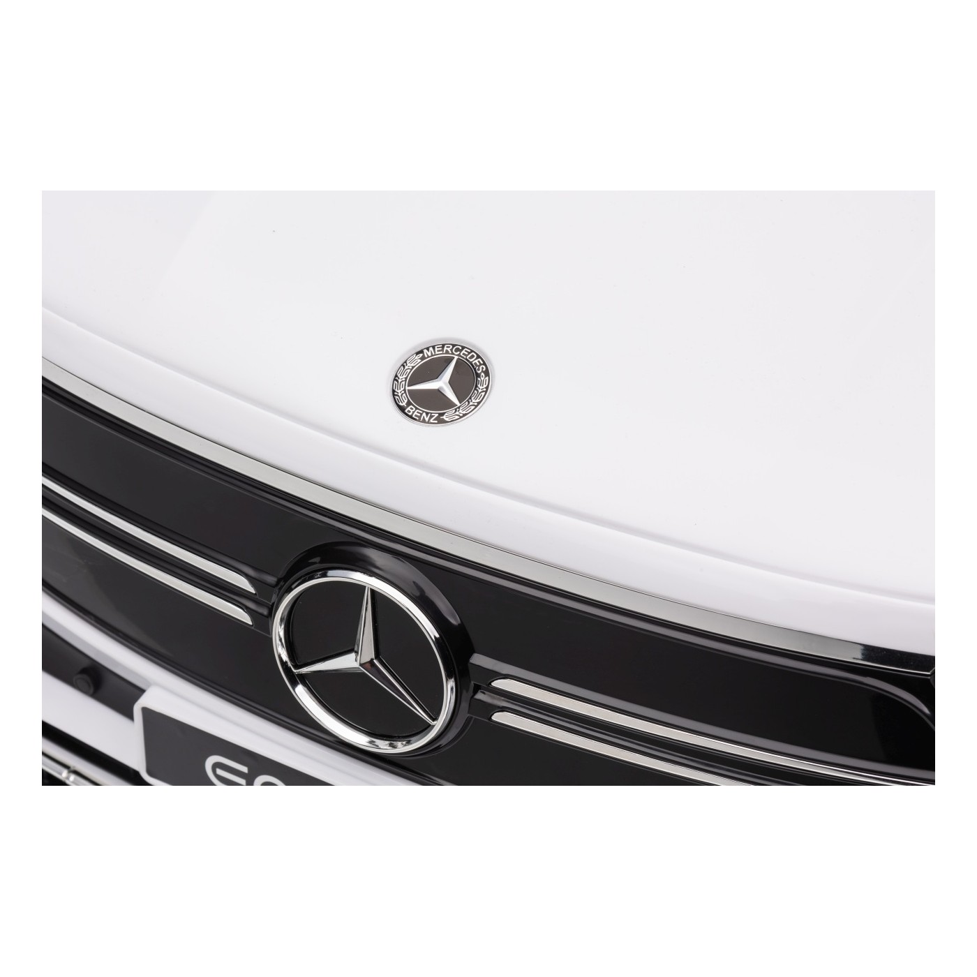 Vozidlo Mercedes Benz EQA 250 White
