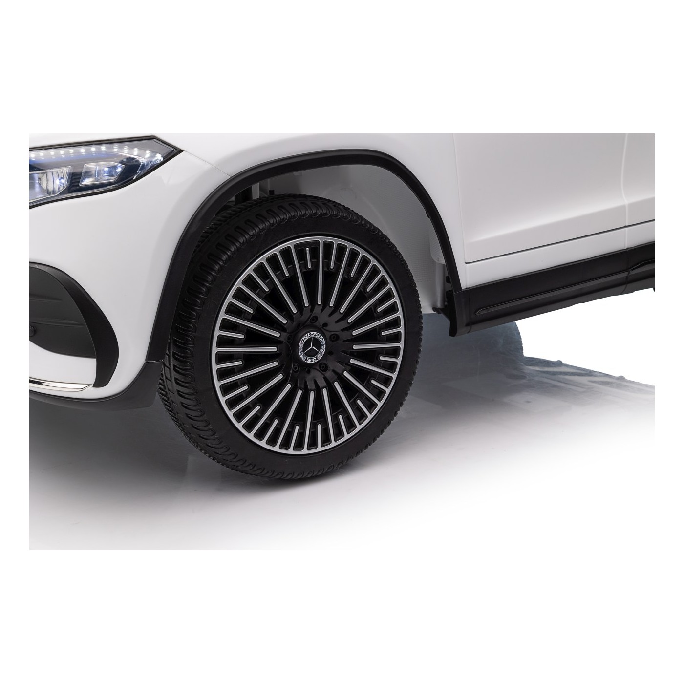 Vozidlo Mercedes Benz EQA 250 White