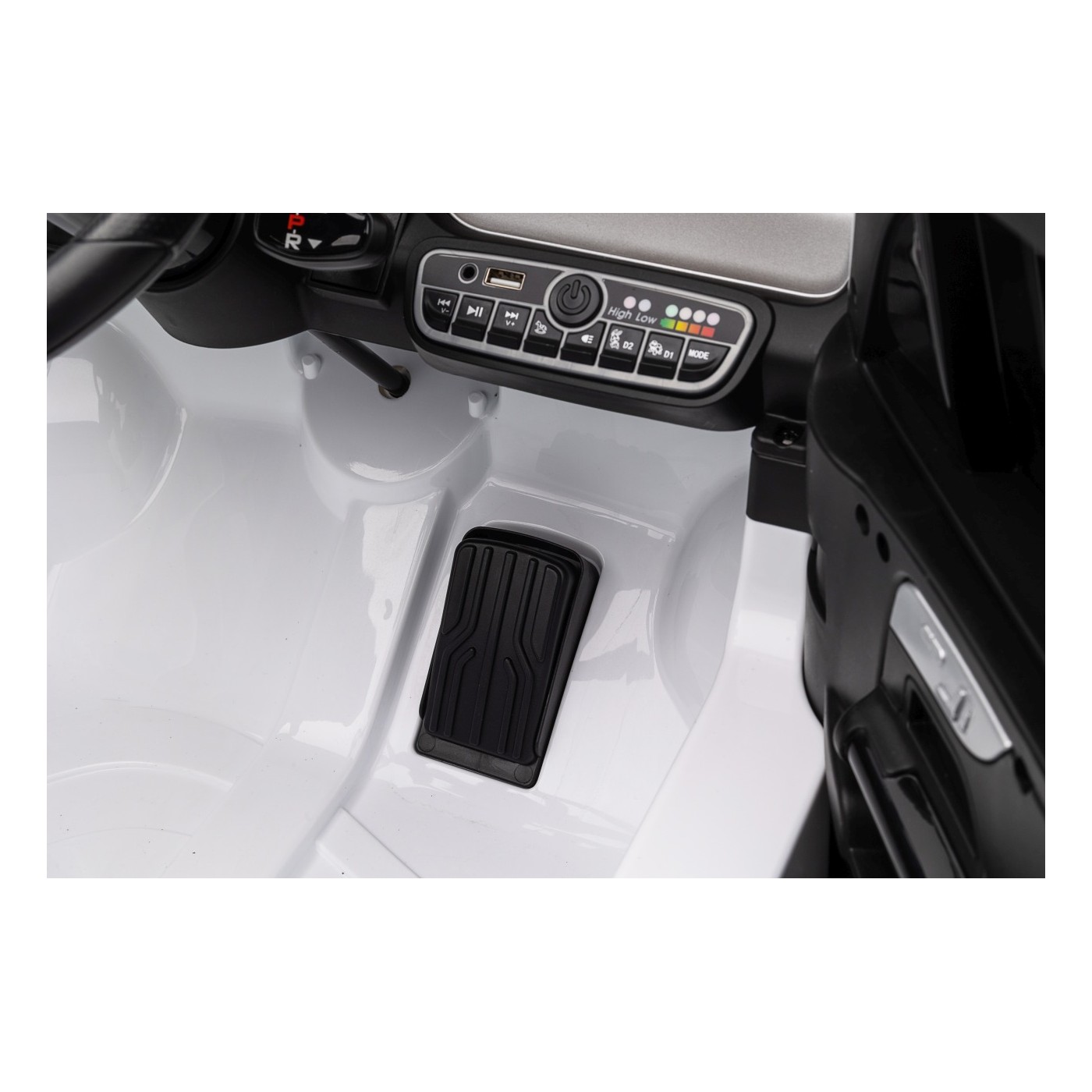 Vozidlo Mercedes Benz EQA 250 White
