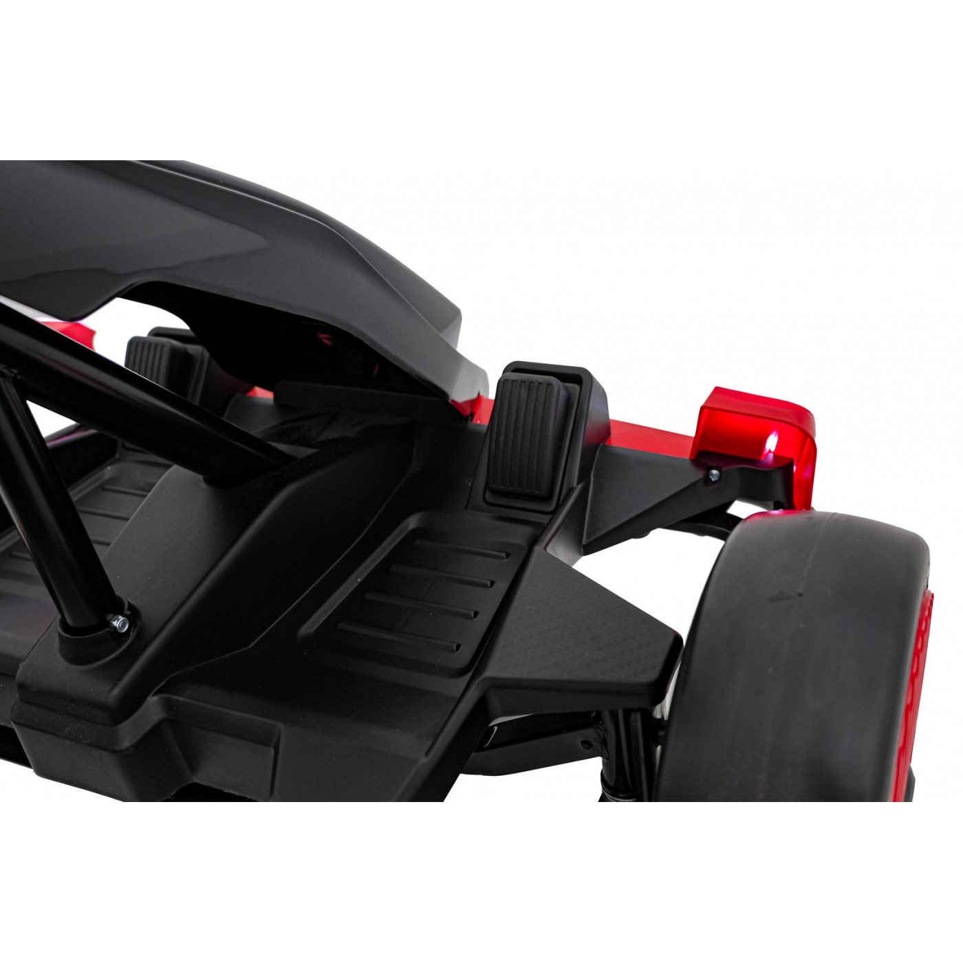 Go-kart Audi s driftovací funkcí červený