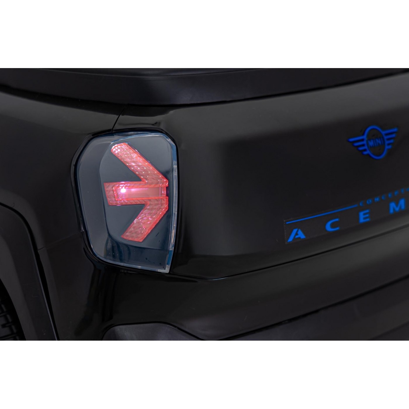 Mini Concept Aceman Black vozidlo