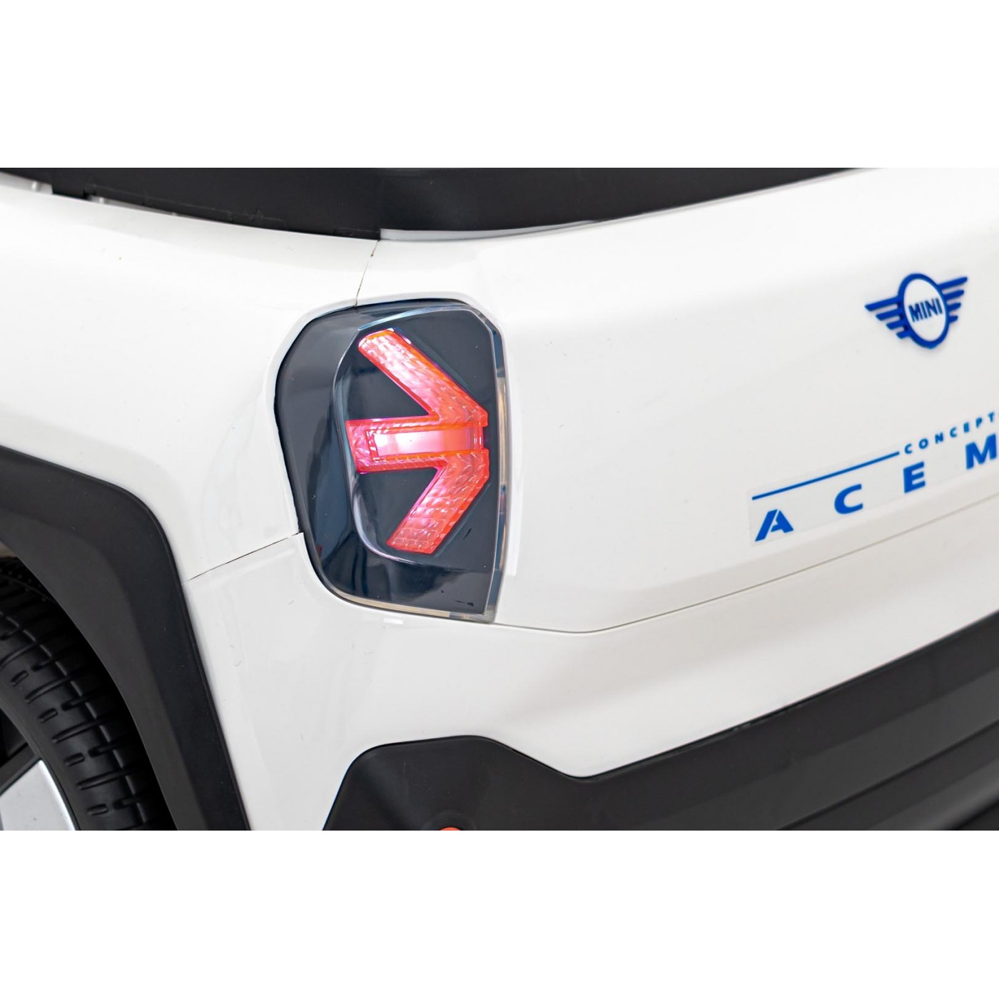 Mini Concept Aceman White vozidlo
