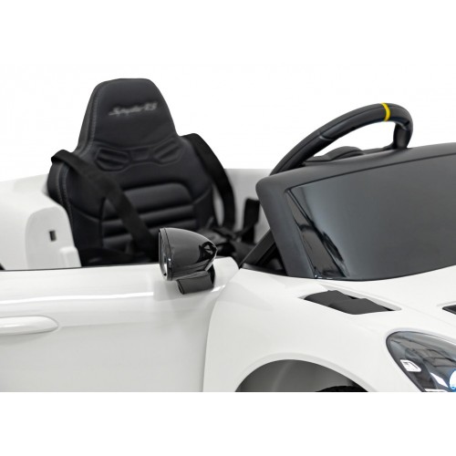 Porsche Spyder RS 718 bílé vozidlo