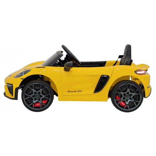 Porsche Spyder RS 718 žluté vozidlo