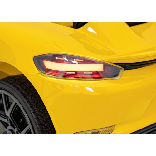 Porsche Spyder RS 718 žluté vozidlo