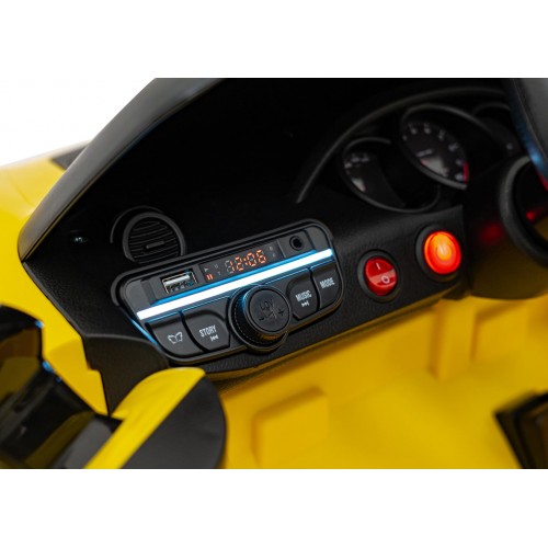 Porsche Spyder RS 718 žluté vozidlo