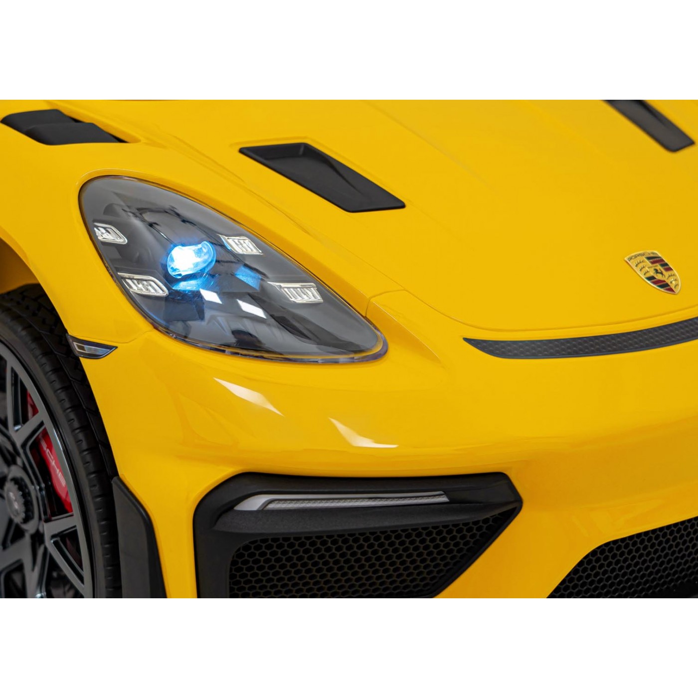 Vozidlo Porsche Spyder RS 718, žlutá barva