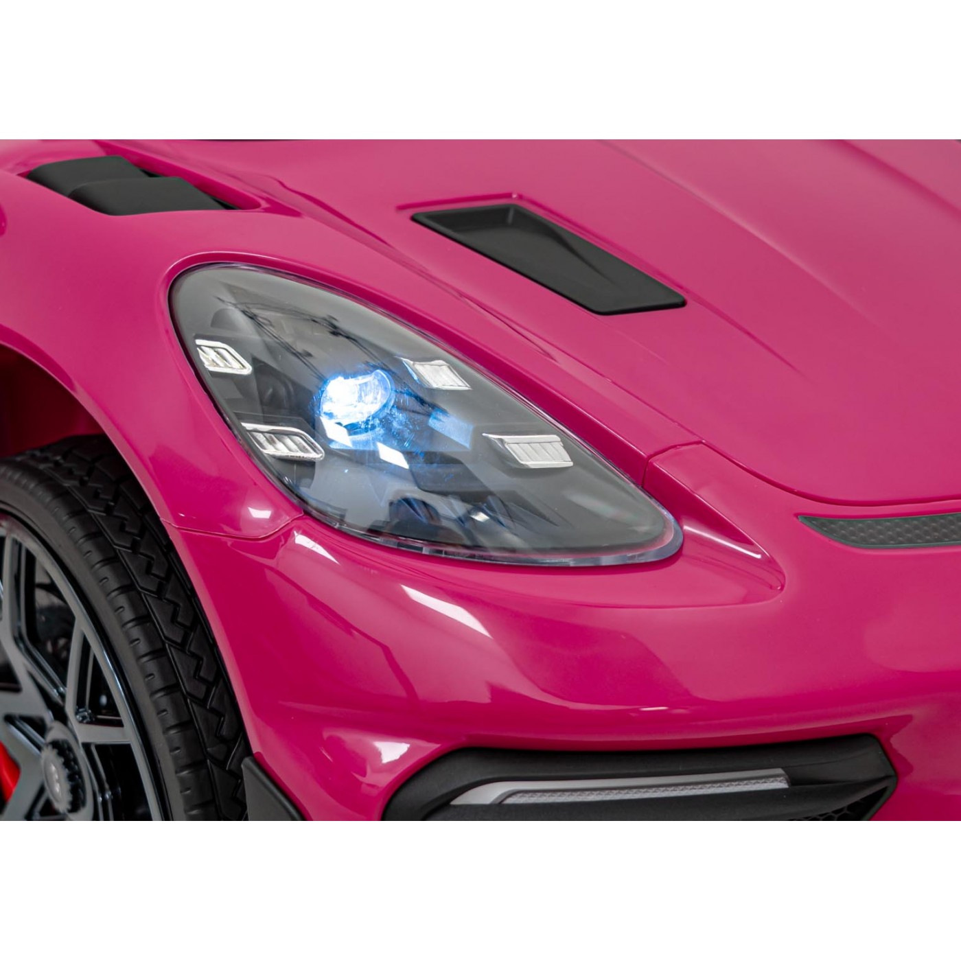 Porsche Spyder RS 718 růžové vozidlo