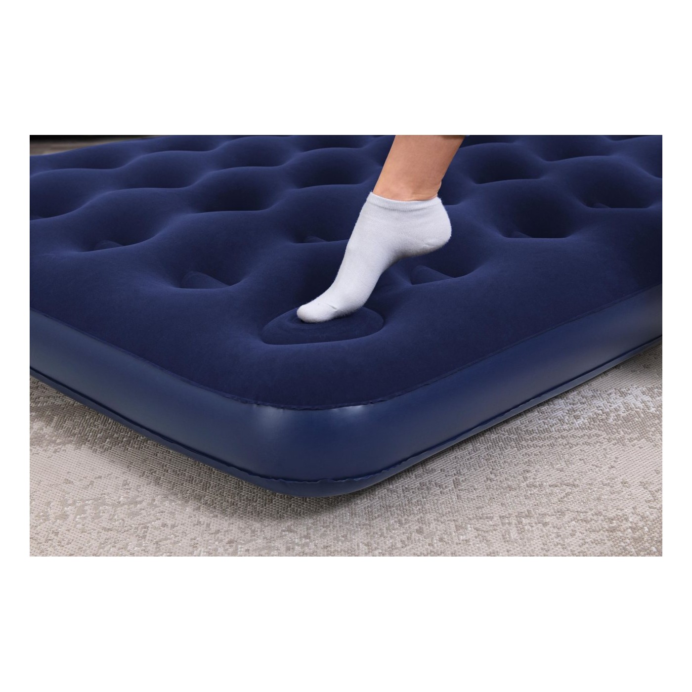 Velurová matrace s pumpičkou 191/137/28 cm BESTWAY