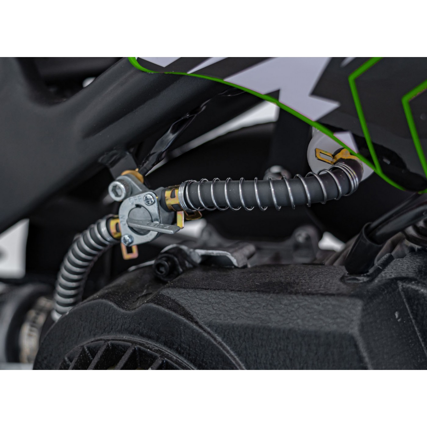 Motor s vnitřním spalováním vozidla 49cc Storm Green