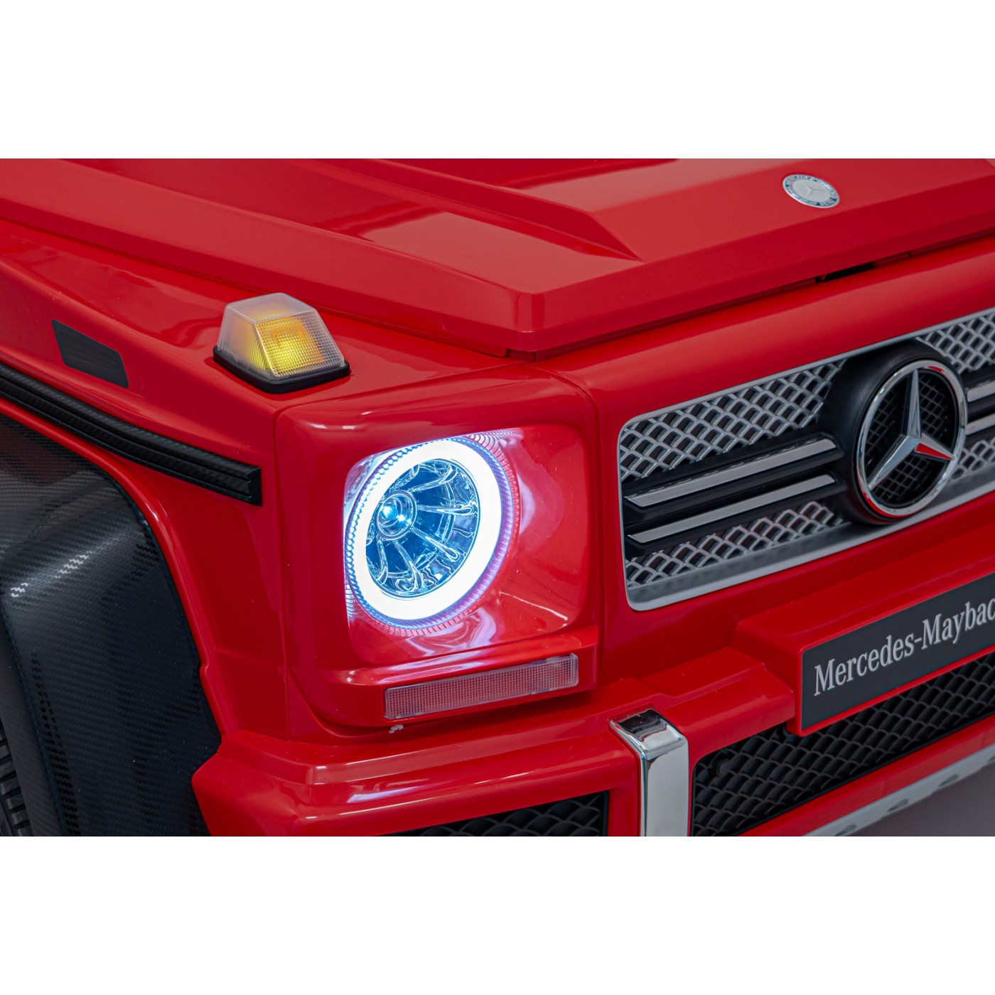 Mercedes Benz MAYBACH G650 STRONG červené vozidlo