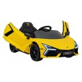 Žluté vozidlo Lamborghini Revuelto