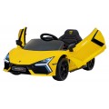 Žluté vozidlo Lamborghini Revuelto