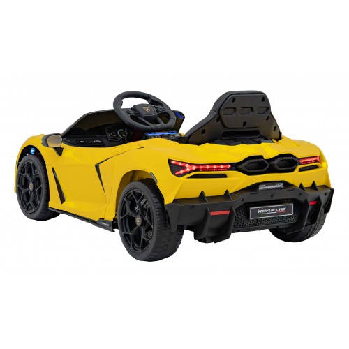 Žluté vozidlo Lamborghini Revuelto
