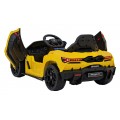 Žluté vozidlo Lamborghini Revuelto