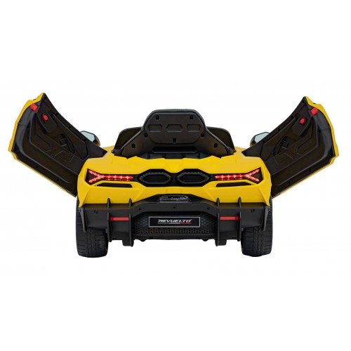 Žluté vozidlo Lamborghini Revuelto