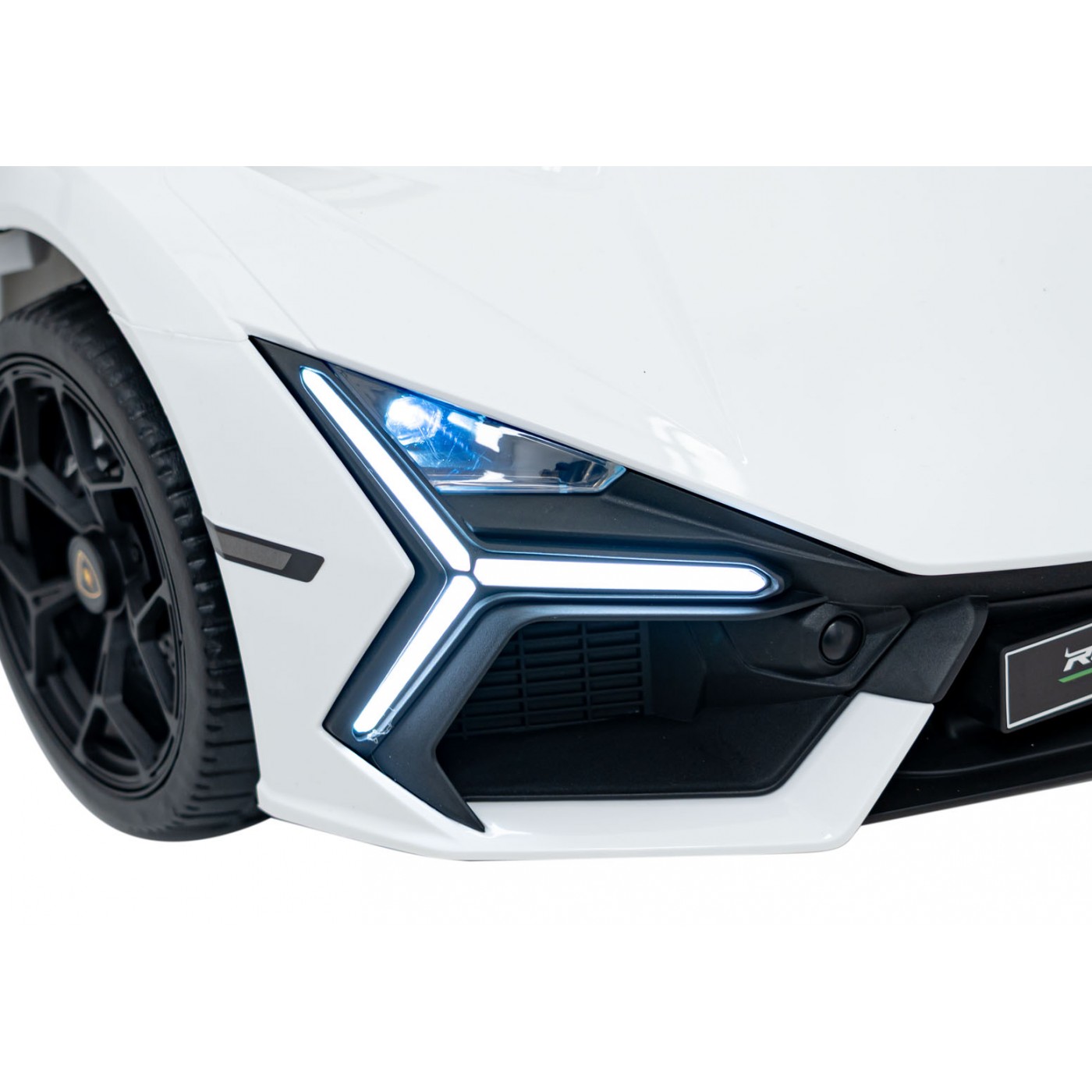 Vozidlo Lamborghini Revuelto White