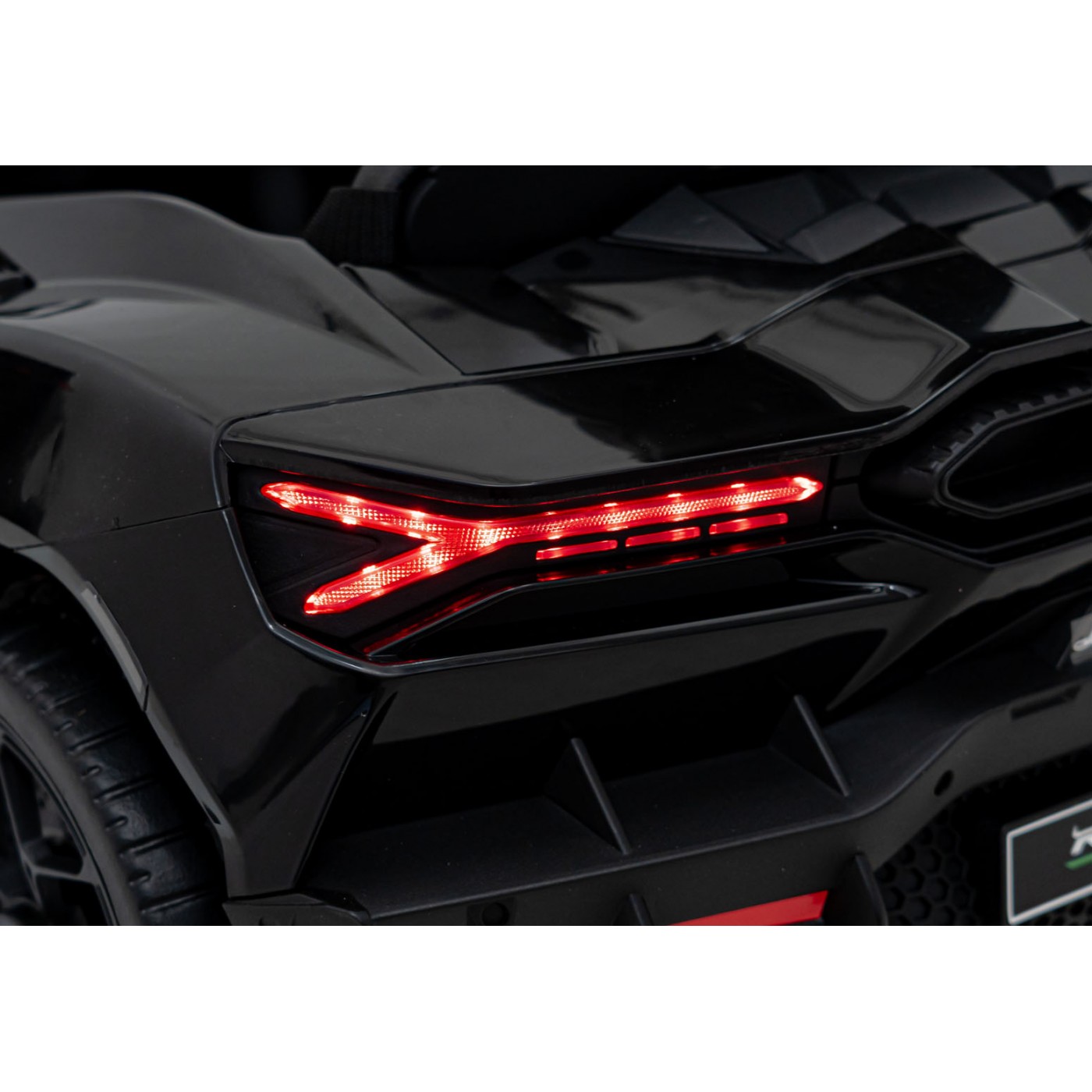 Vůz Lamborghini Revuelto Black