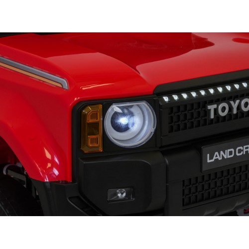 Toyota Land Cruiser PRADO červené vozidlo