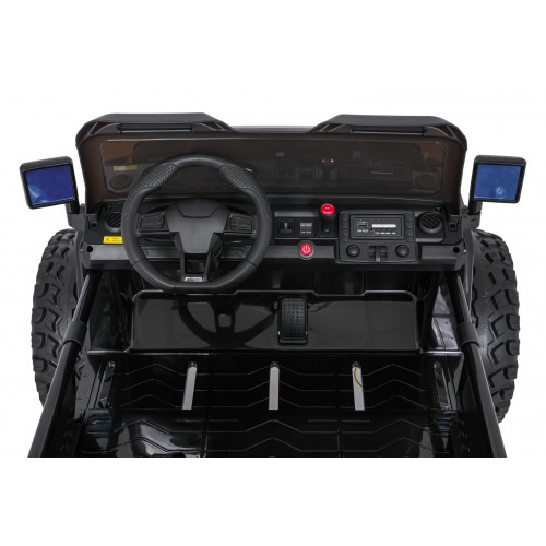 Extrémní sportovní vozidlo 4x4, variabilní velikost, černá