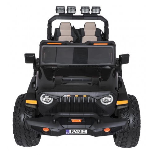 Extrémní sportovní vozidlo 4x4, variabilní velikost, černá