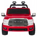 RAM 3500 červené vozidlo