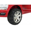 RAM 3500 červené vozidlo