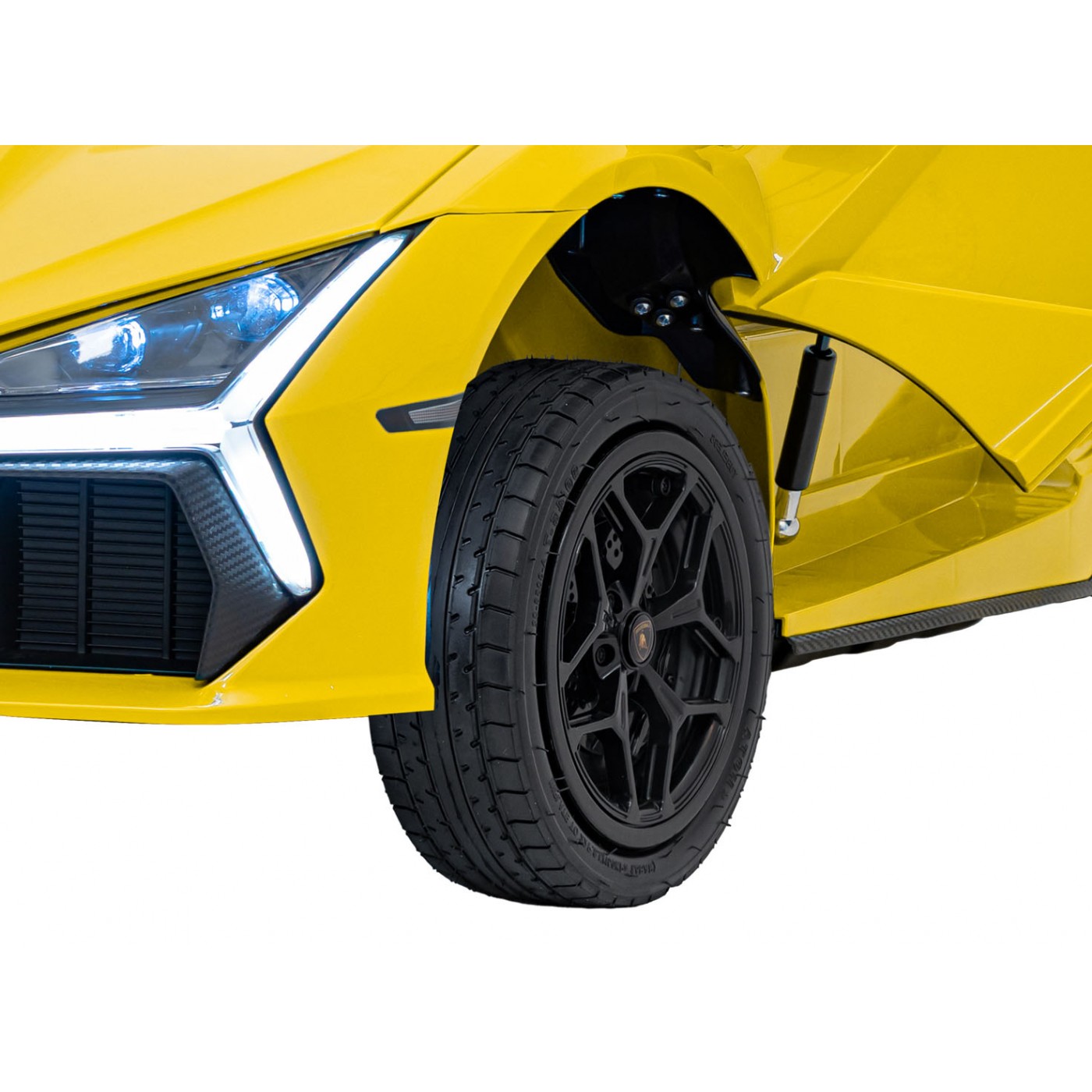 Lamborghini Revuelto XL STRONG Žluté vozidlo