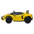 Lamborghini Revuelto XL STRONG Žluté vozidlo
