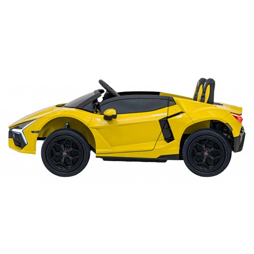 Lamborghini Revuelto XL STRONG Žluté vozidlo