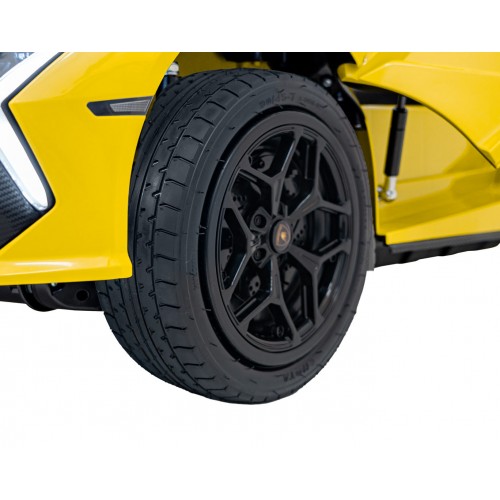 Lamborghini Revuelto XL STRONG Žluté vozidlo