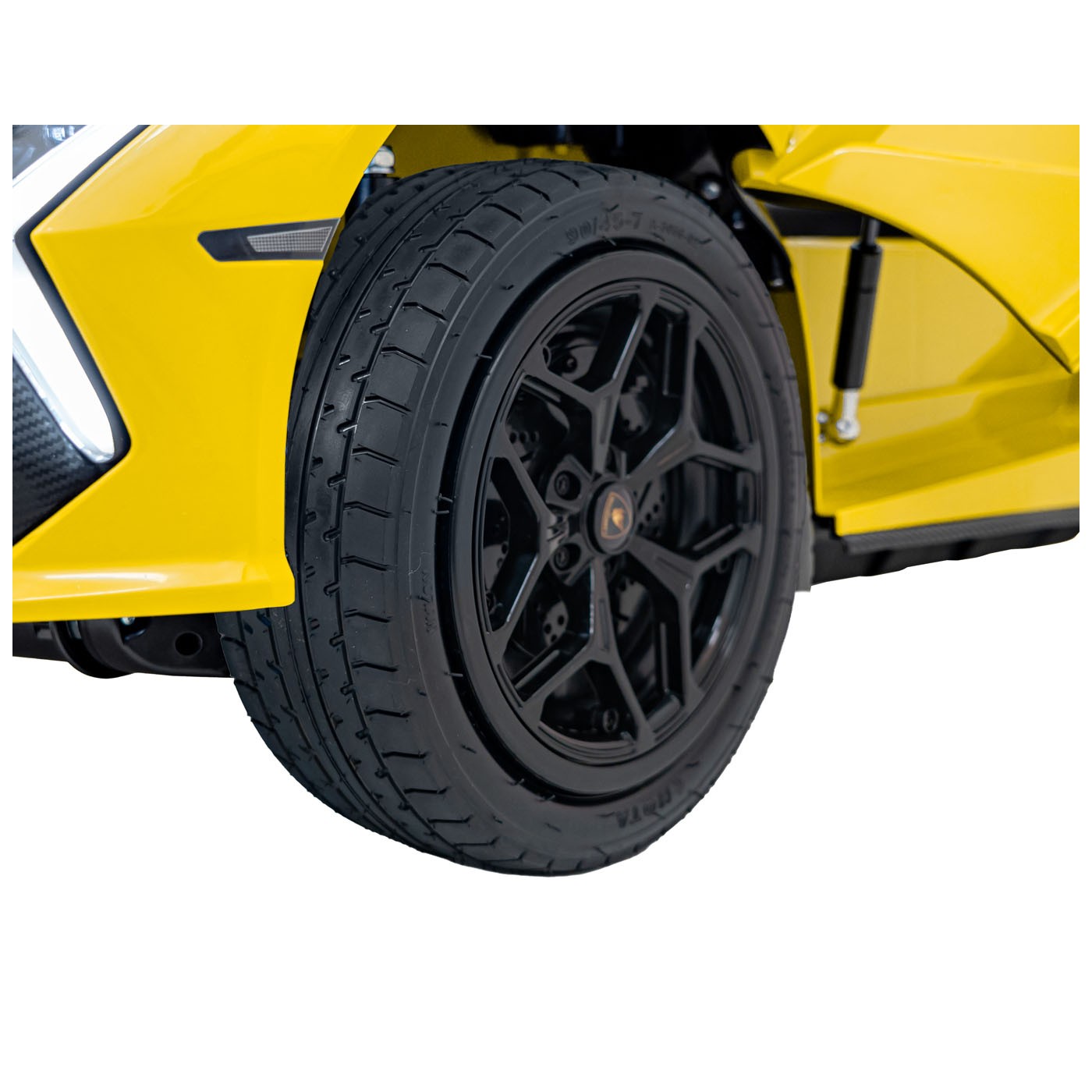 Lamborghini Revuelto XL STRONG Žluté vozidlo