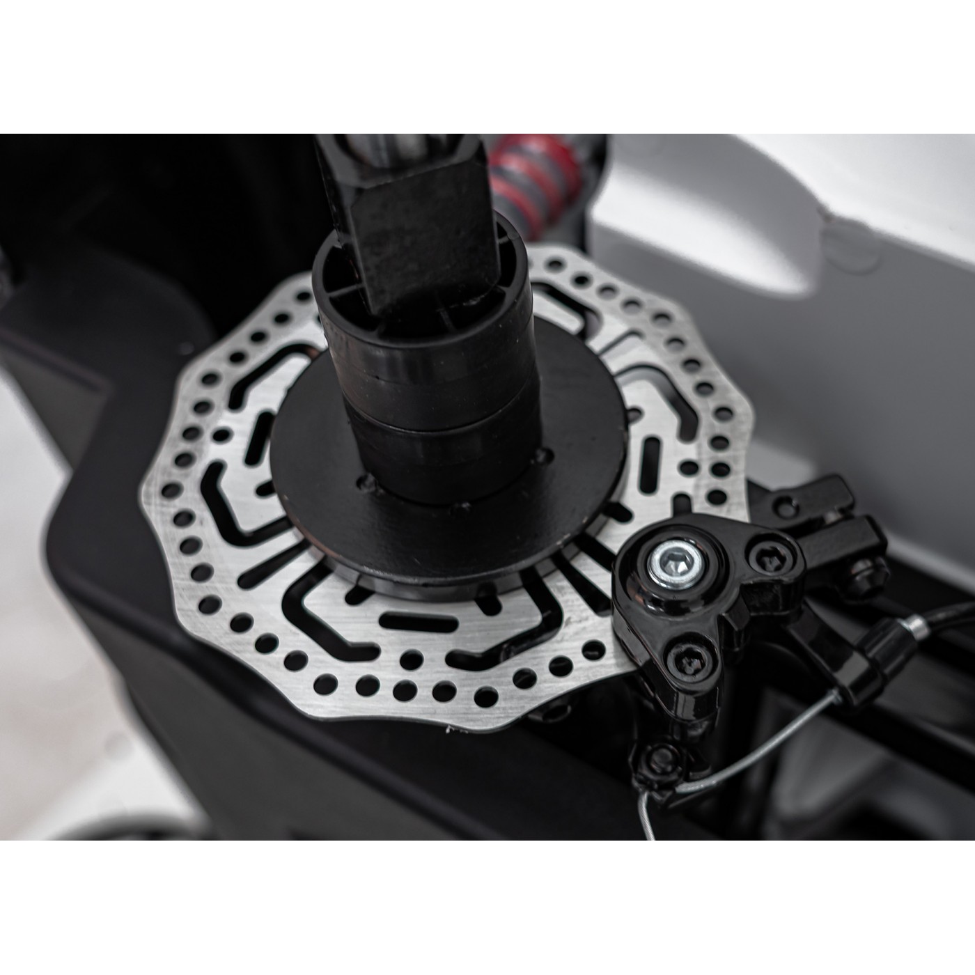 Lamborghini Revuelto XL STRONG Žluté vozidlo
