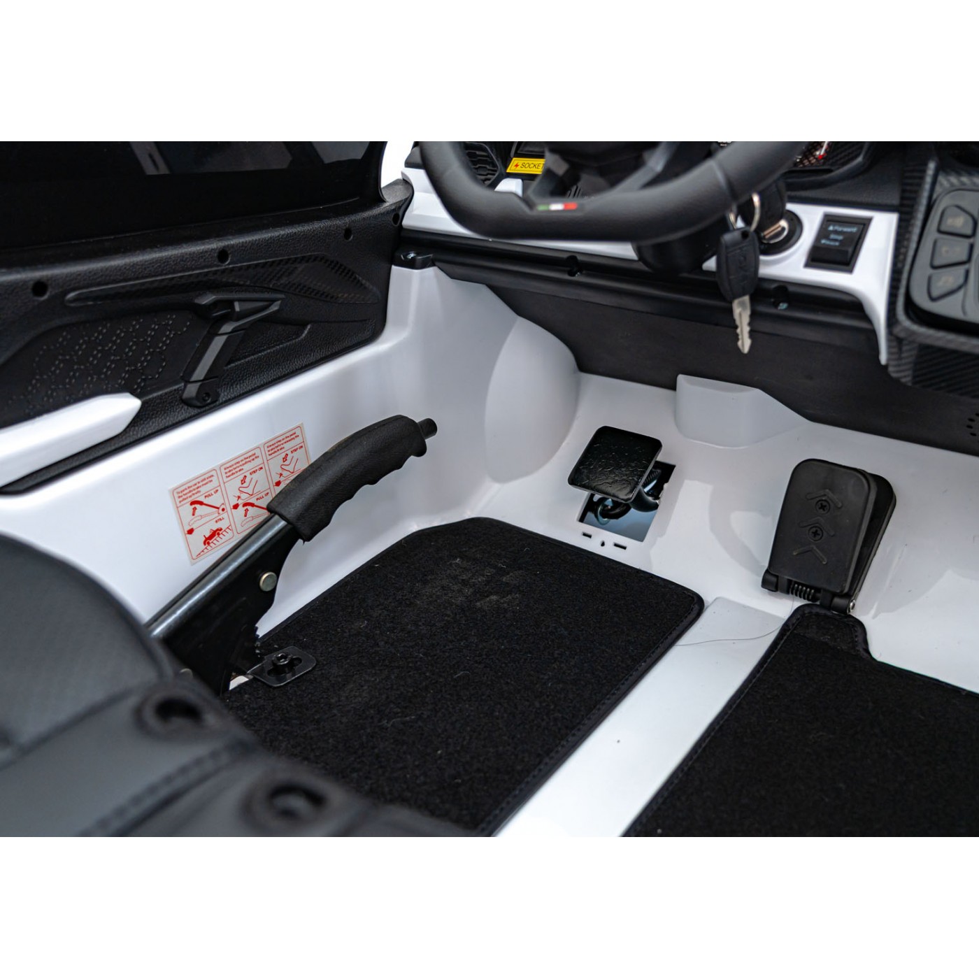 Vozidlo Lamborghini Revuelto XL STRONG White