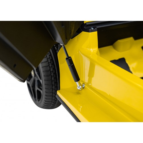 Žluté vozidlo Lamborghini Revuelto XL